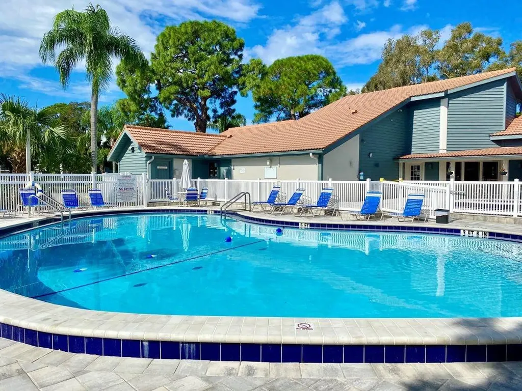 4420 W 46th Avenue W Bradenton FL 34210
