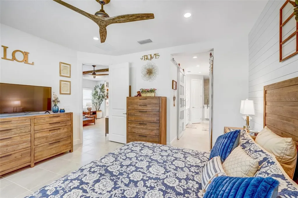 10233 Lake Wales Circle Sarasota FL 34241