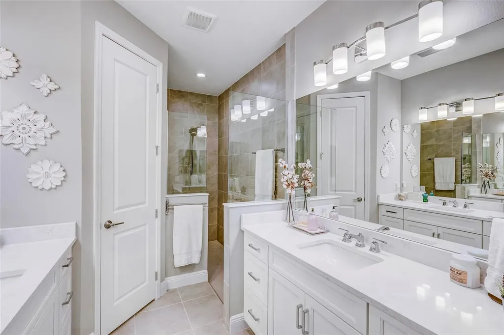 10233 Lake Wales Circle Sarasota FL 34241