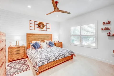 10233 Lake Wales Circle Sarasota FL 34241