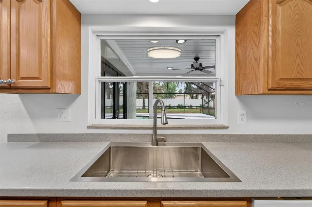 903 Old Darby Street Seffner FL 33584
