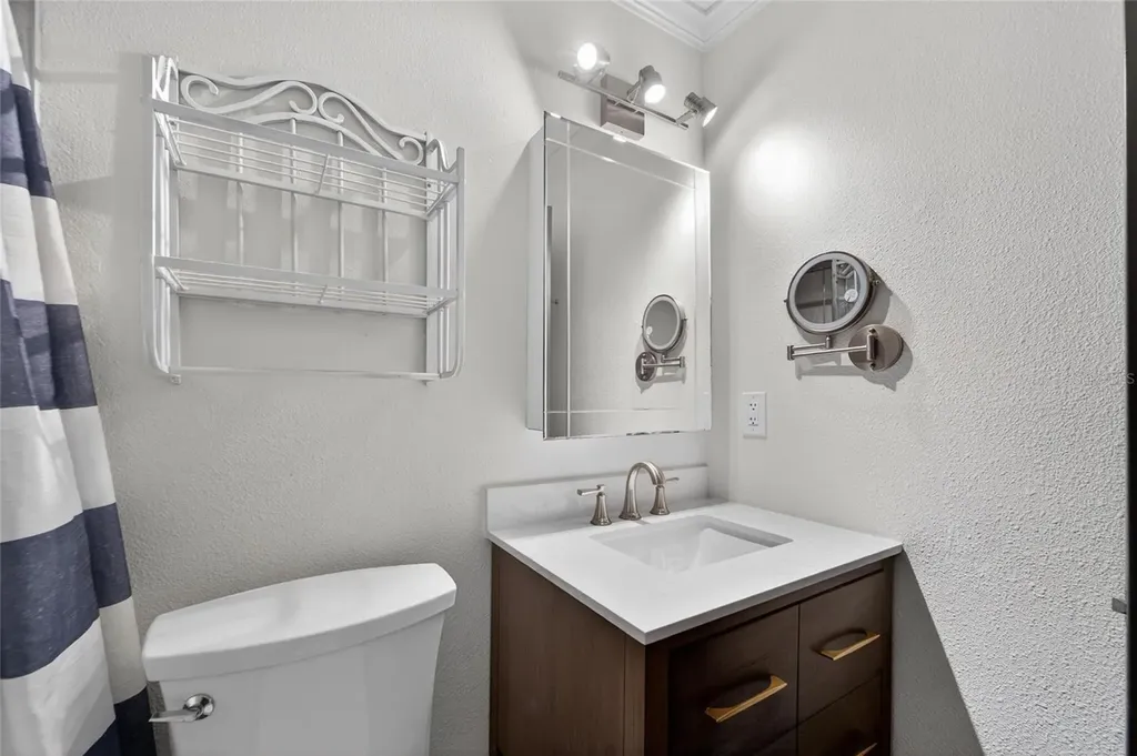 903 Old Darby Street Seffner FL 33584