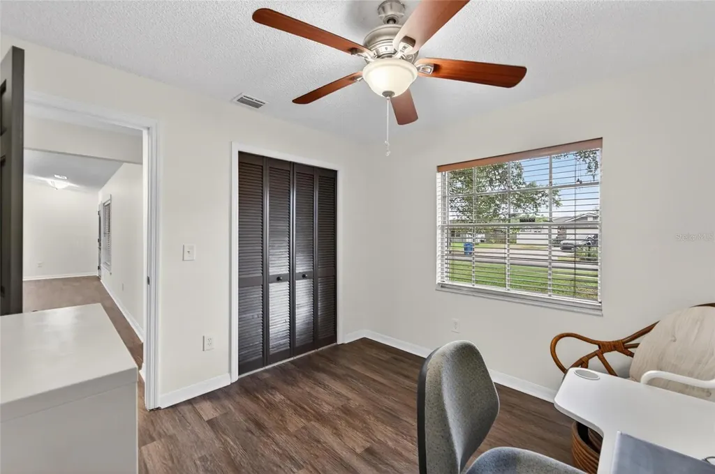 903 Old Darby Street Seffner FL 33584