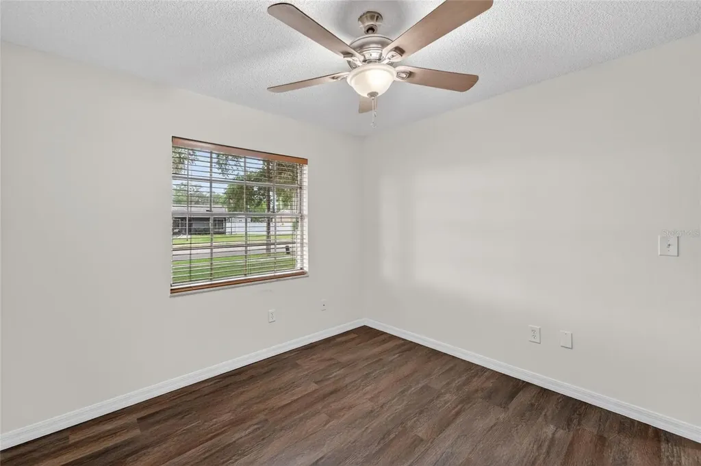903 Old Darby Street Seffner FL 33584