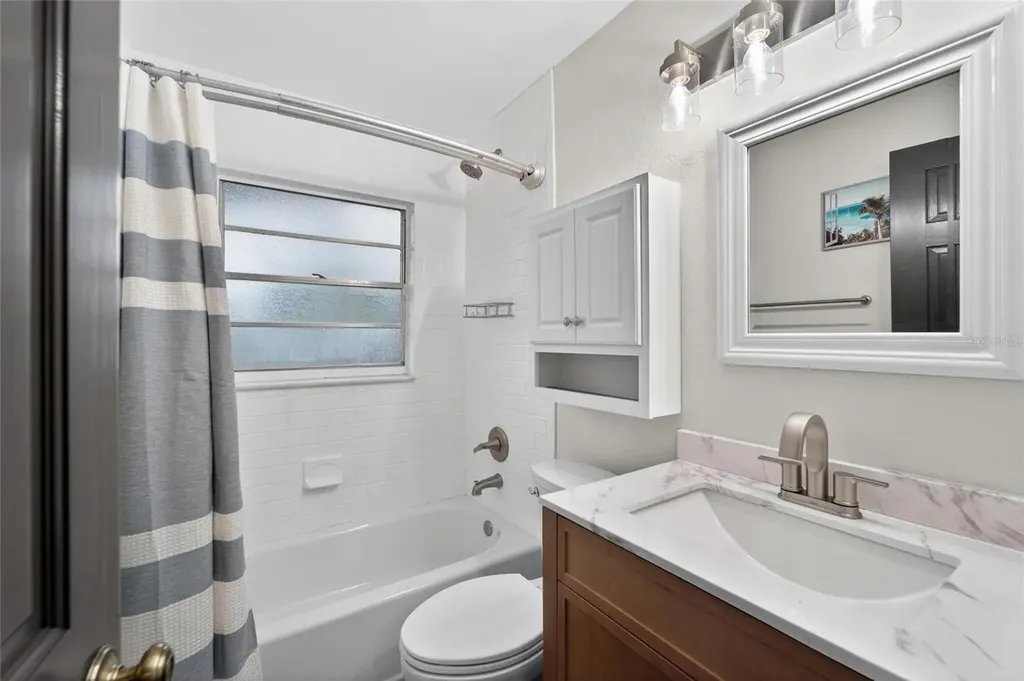 903 Old Darby Street Seffner FL 33584
