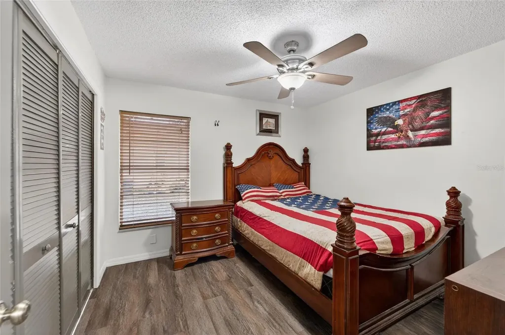 903 Old Darby Street Seffner FL 33584