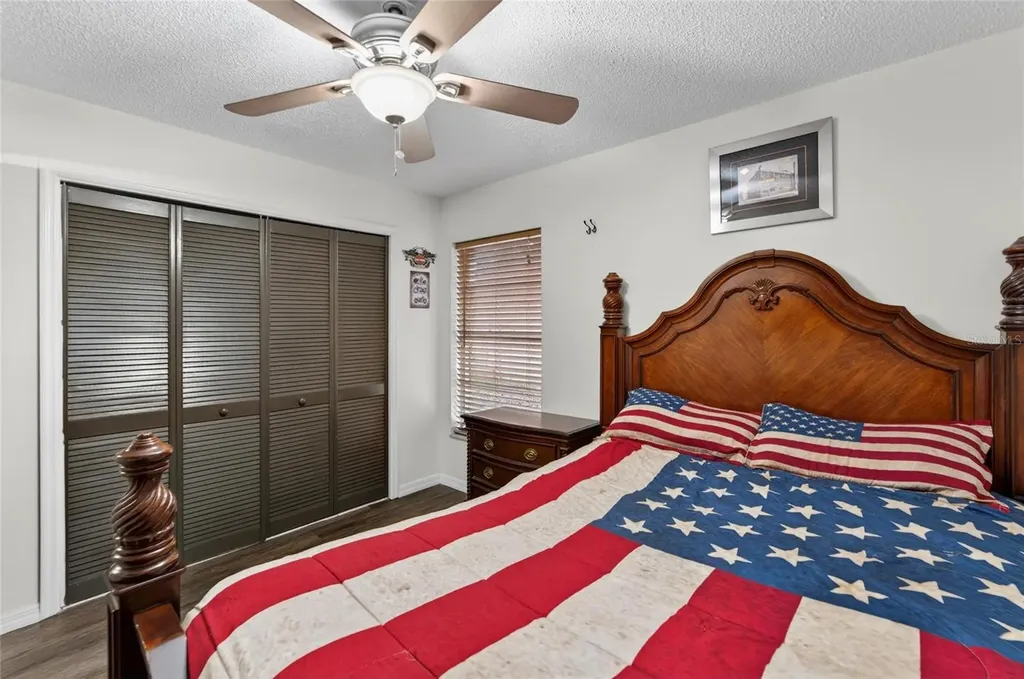 903 Old Darby Street Seffner FL 33584