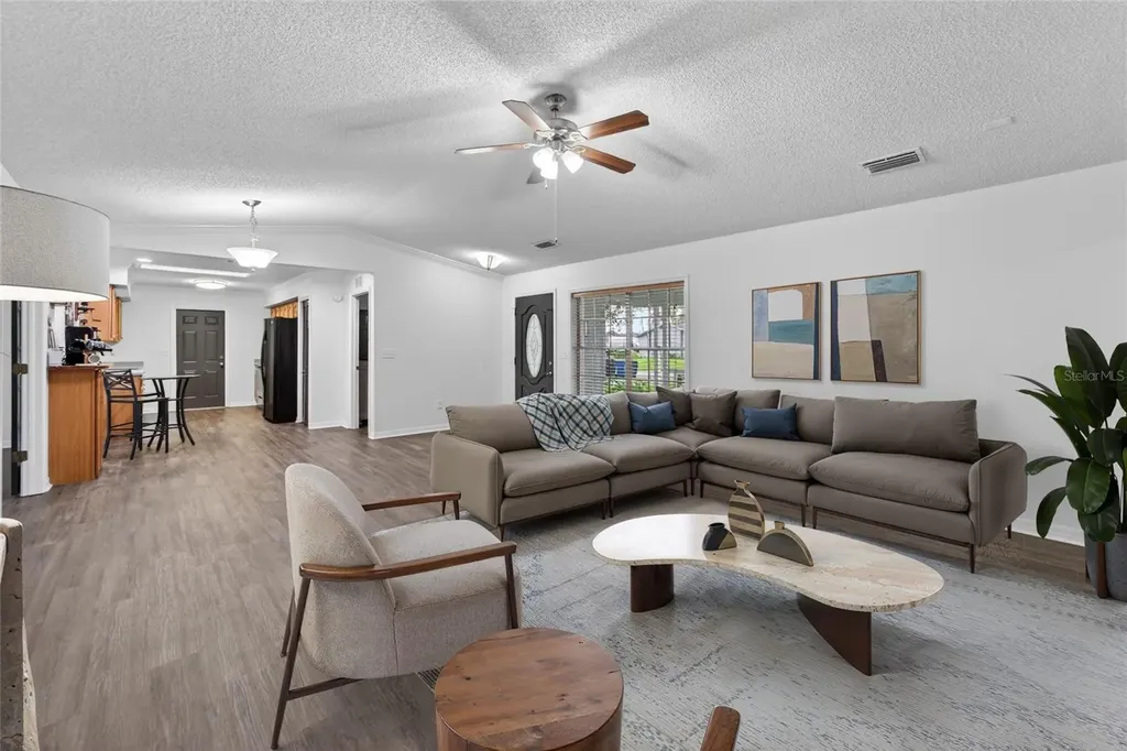 903 Old Darby Street Seffner FL 33584