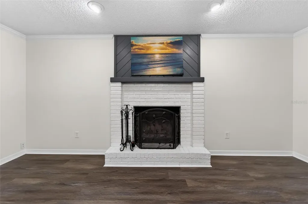 903 Old Darby Street Seffner FL 33584