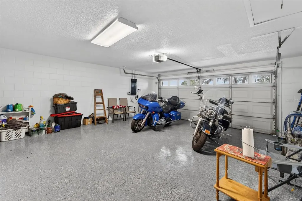 903 Old Darby Street Seffner FL 33584