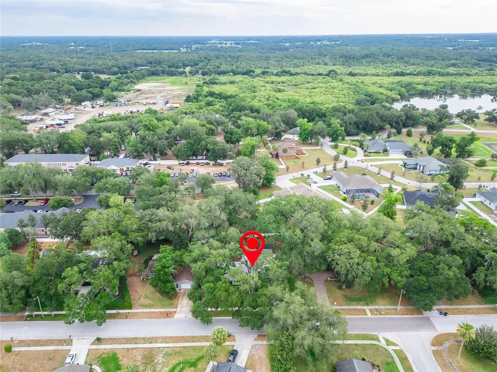 903 Old Darby Street Seffner FL 33584