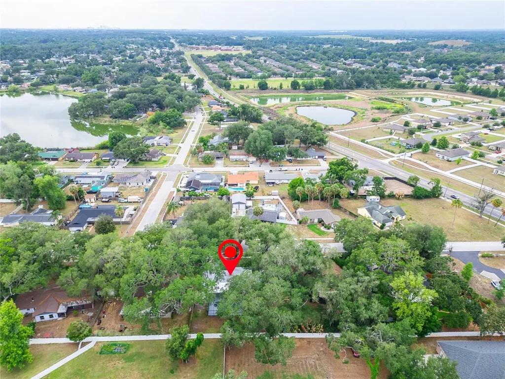 903 Old Darby Street Seffner FL 33584