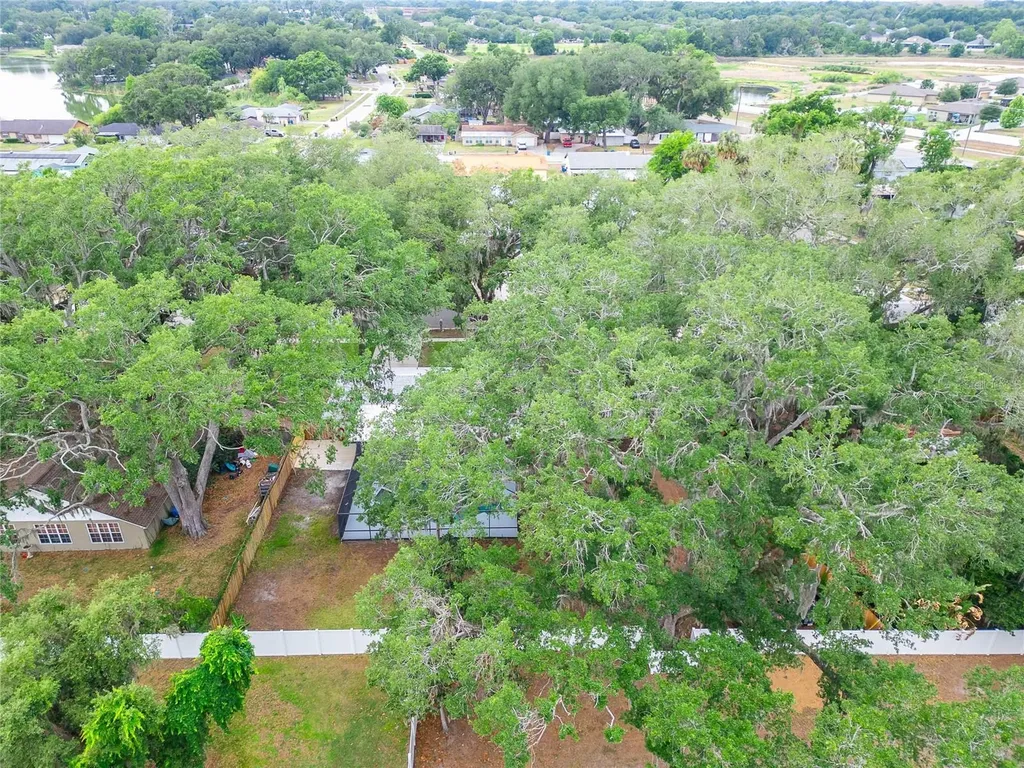 903 Old Darby Street Seffner FL 33584