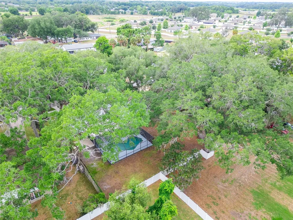 903 Old Darby Street Seffner FL 33584
