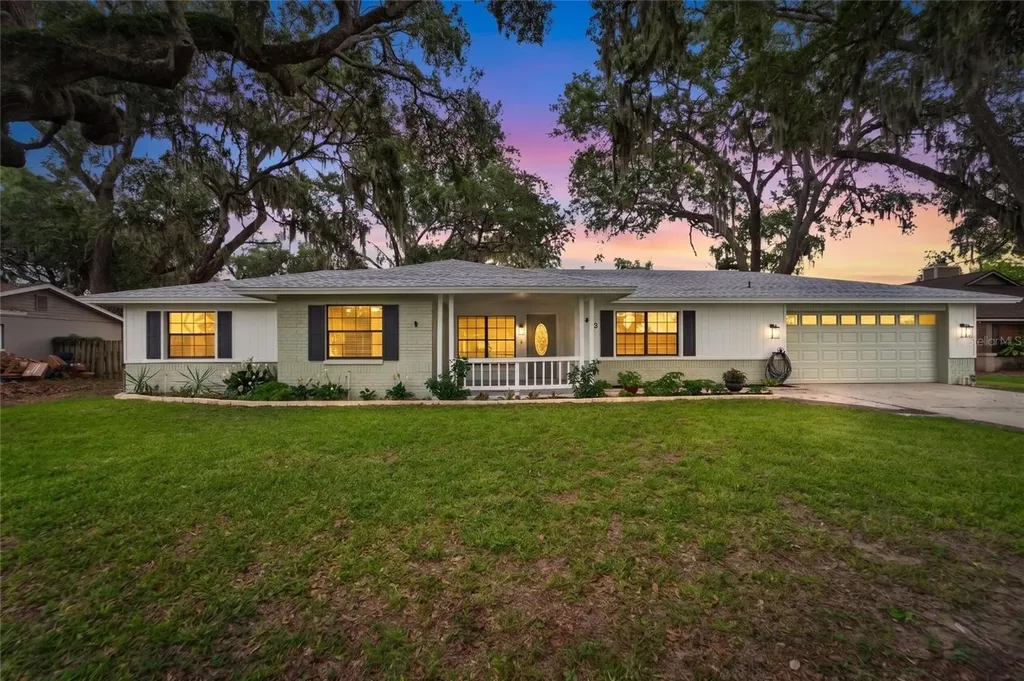 903 Old Darby Street Seffner FL 33584