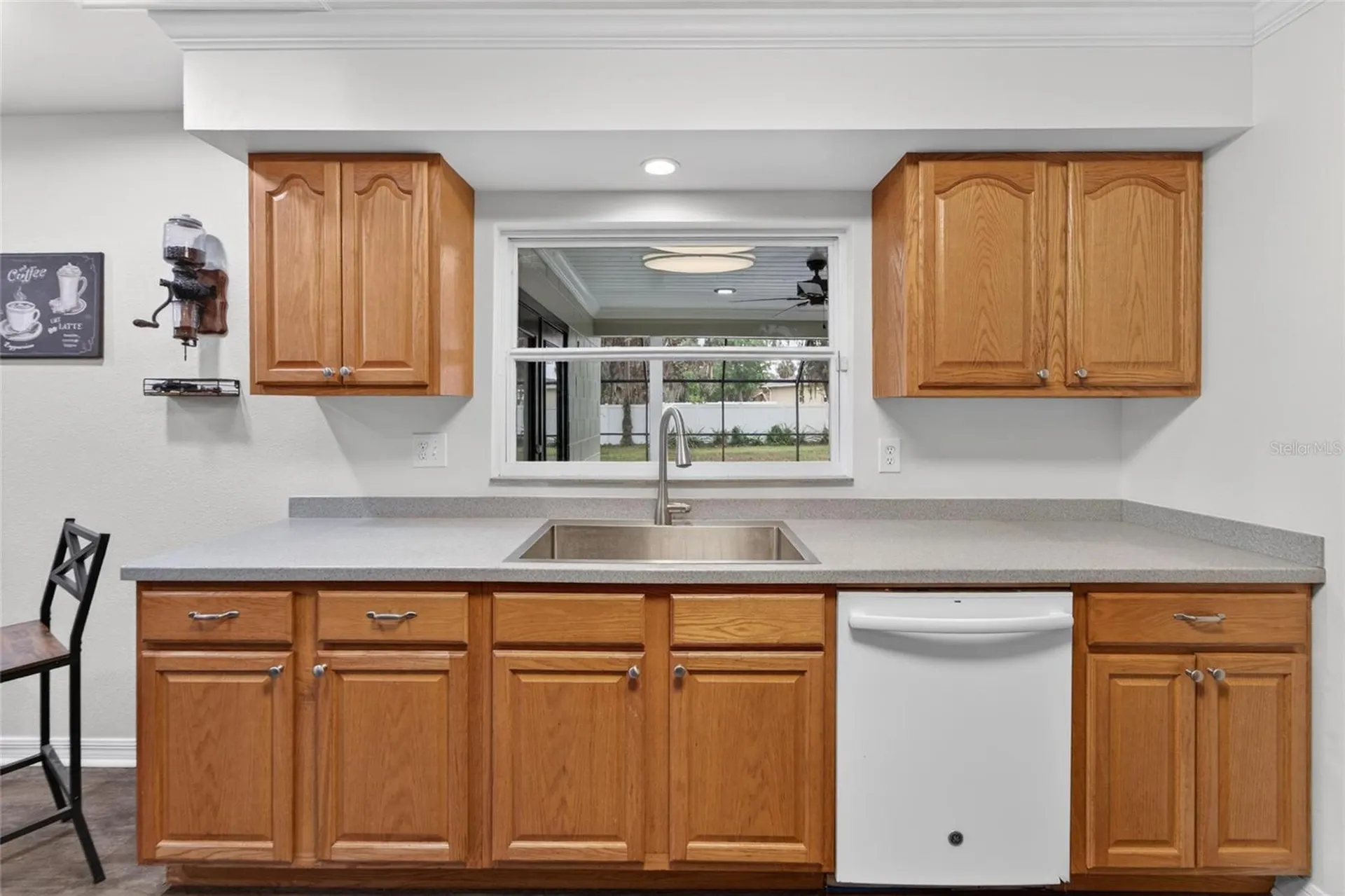 903 Old Darby Street Seffner FL 33584