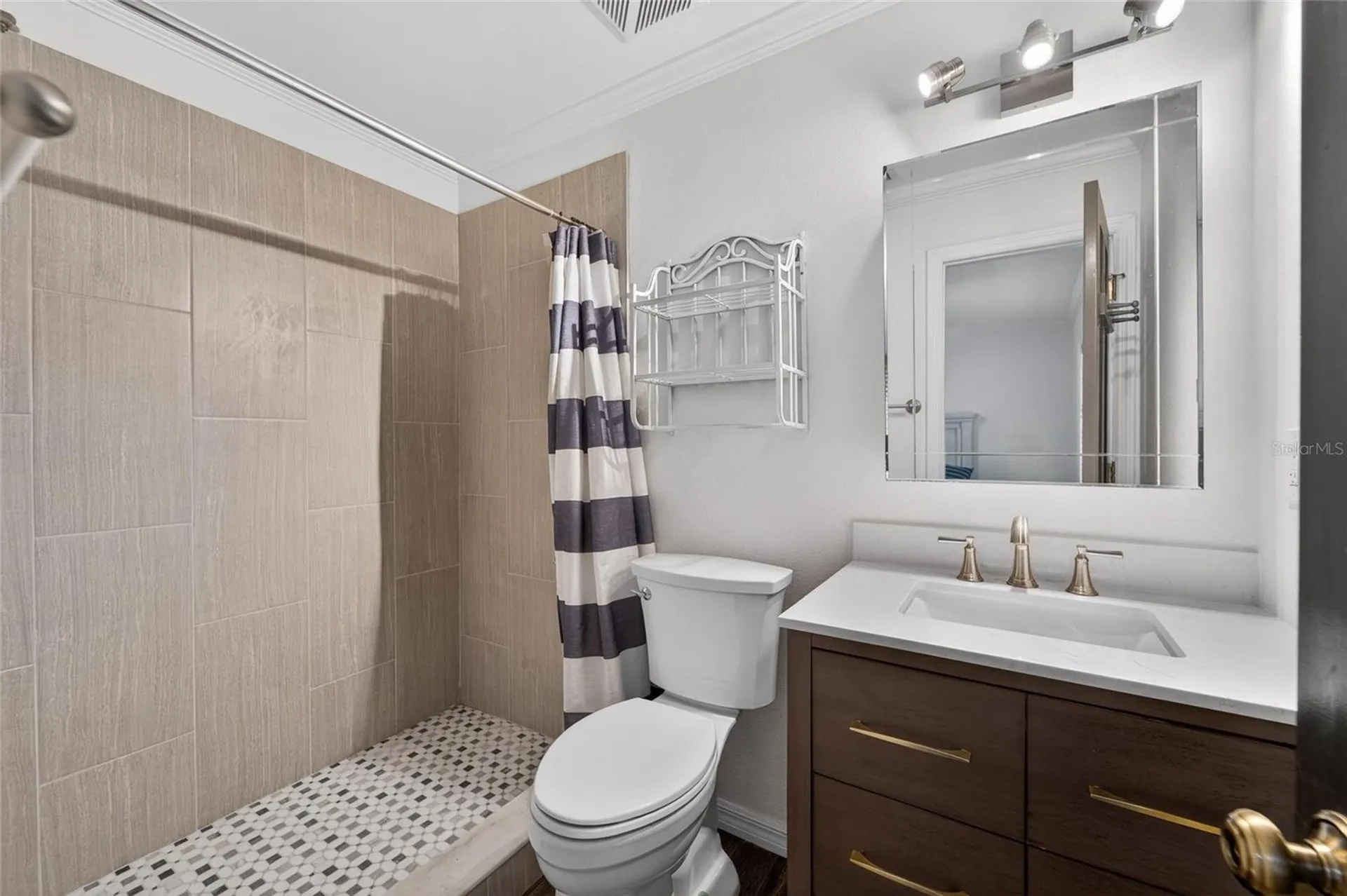 903 Old Darby Street Seffner FL 33584