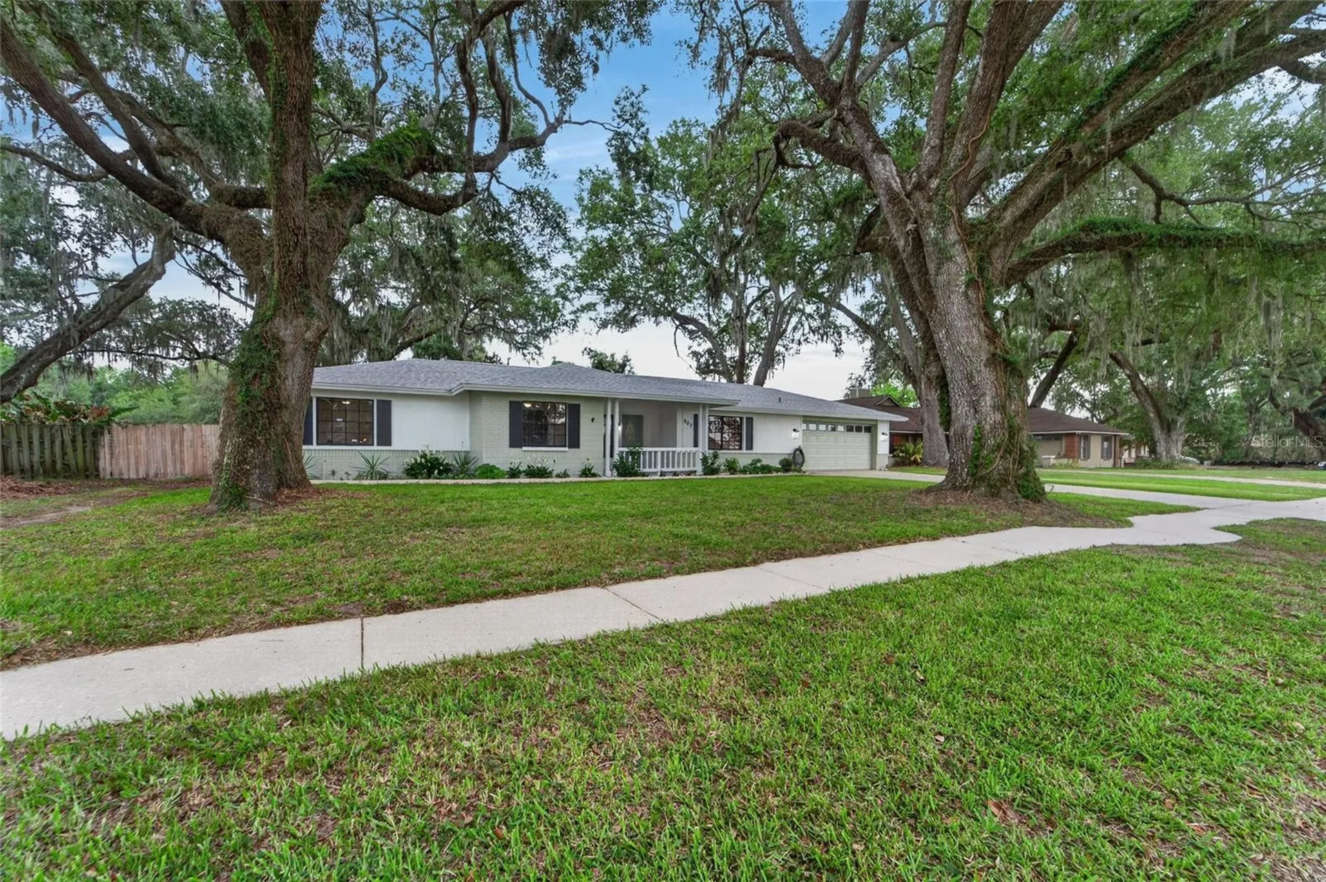 903 Old Darby Street Seffner FL 33584