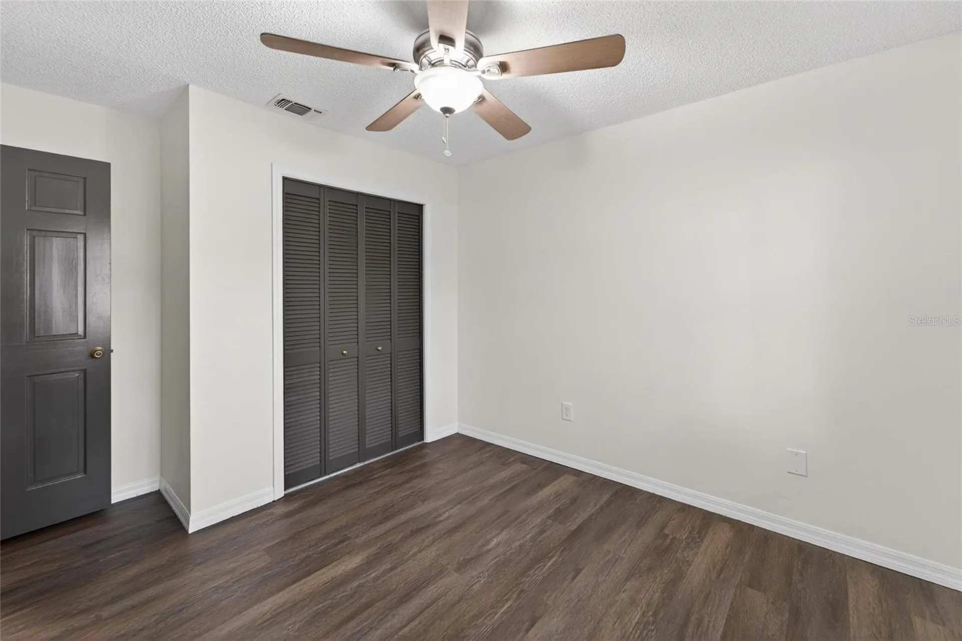 903 Old Darby Street Seffner FL 33584