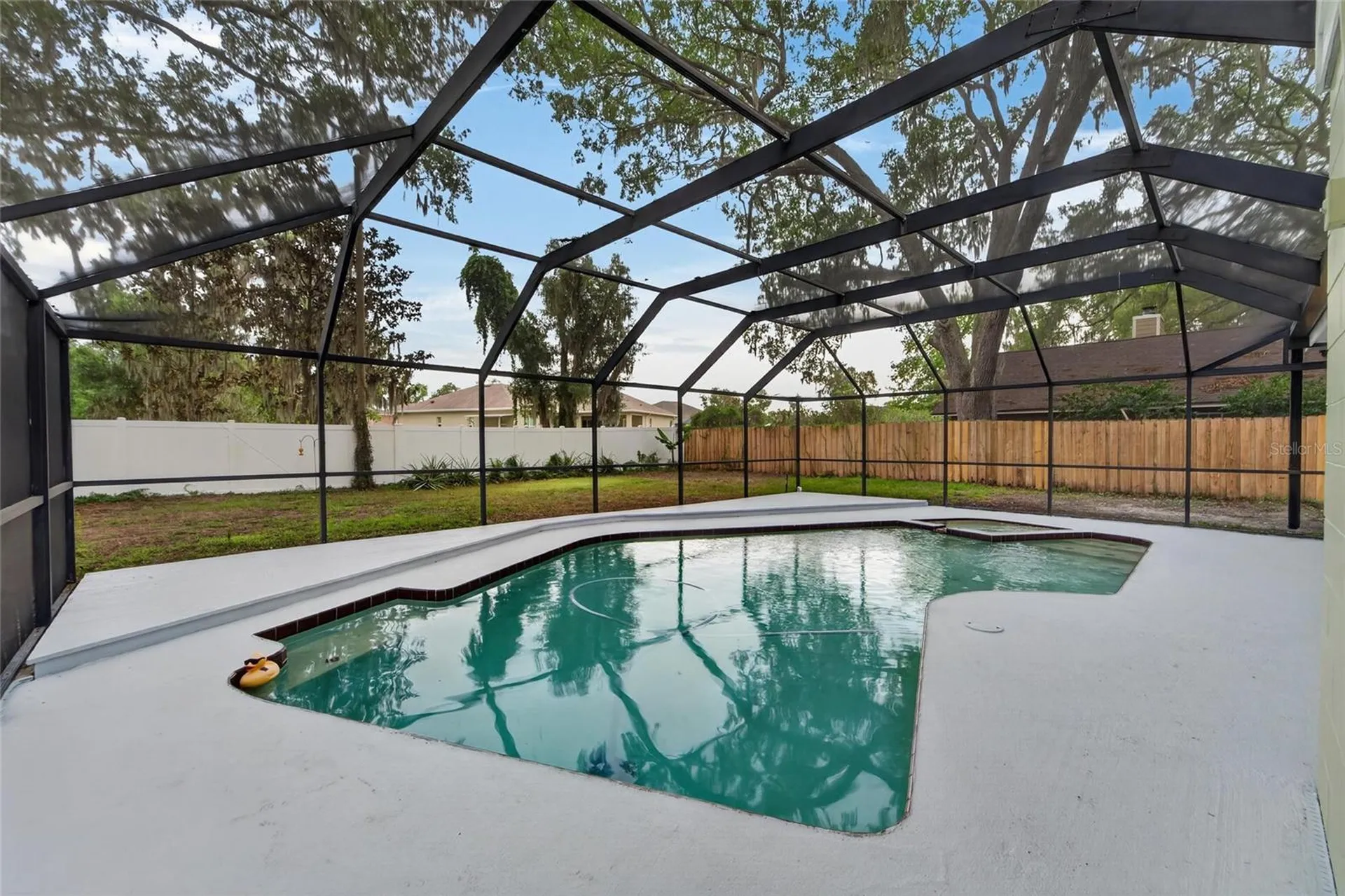 903 Old Darby Street Seffner FL 33584