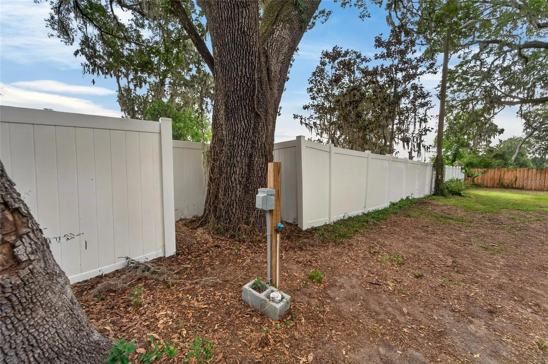 903 Old Darby Street Seffner FL 33584