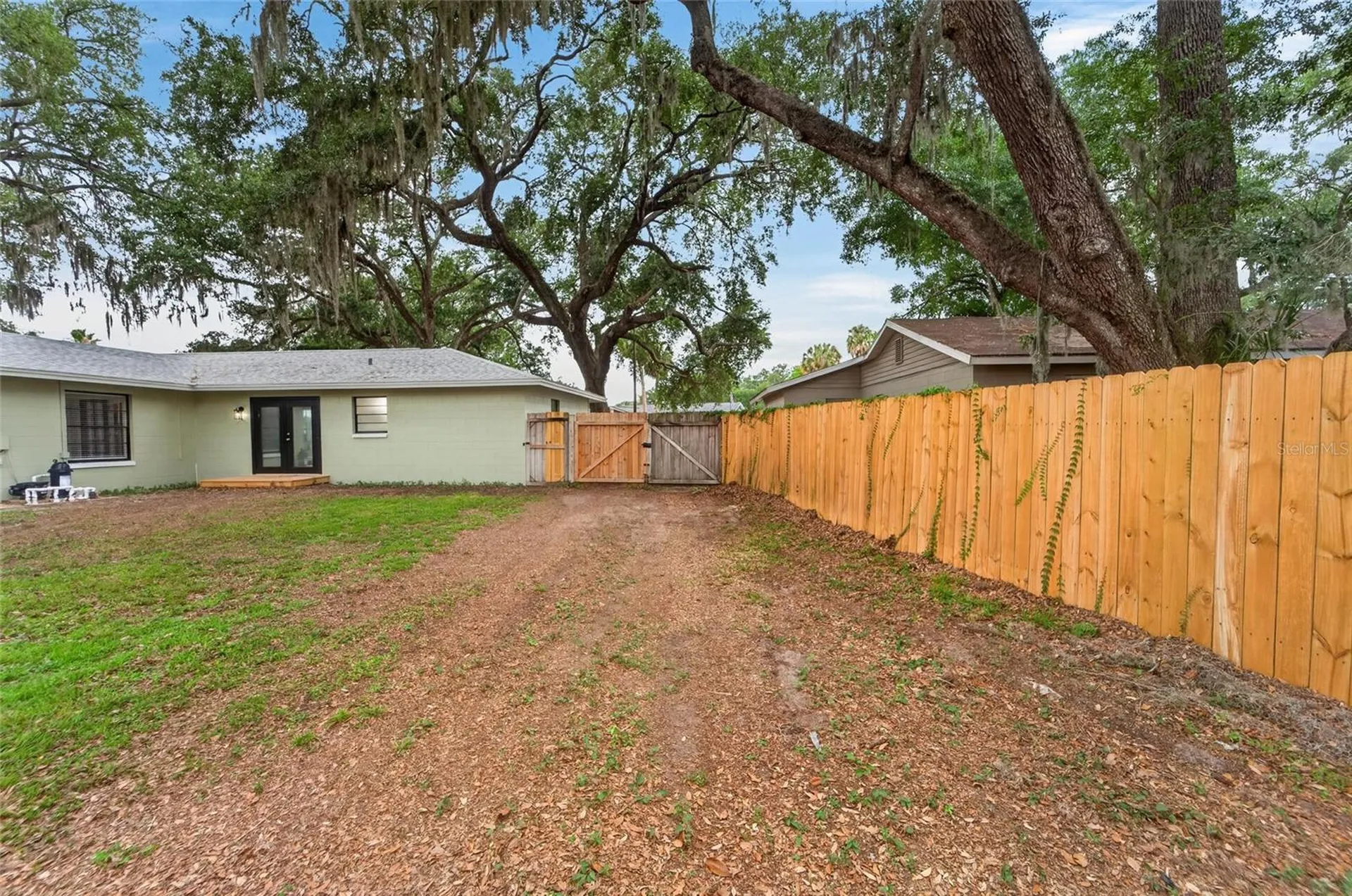 903 Old Darby Street Seffner FL 33584