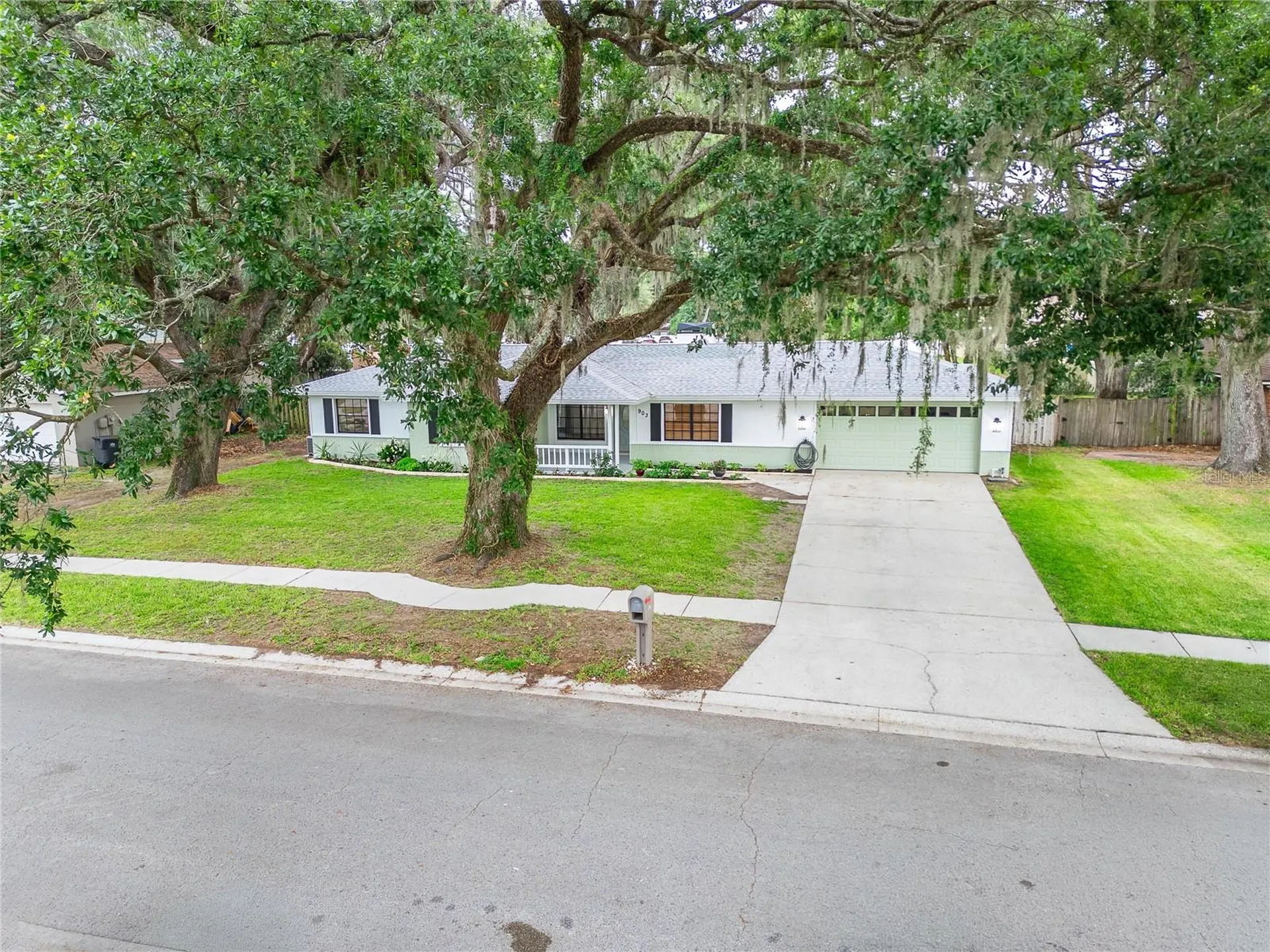 903 Old Darby Street Seffner FL 33584