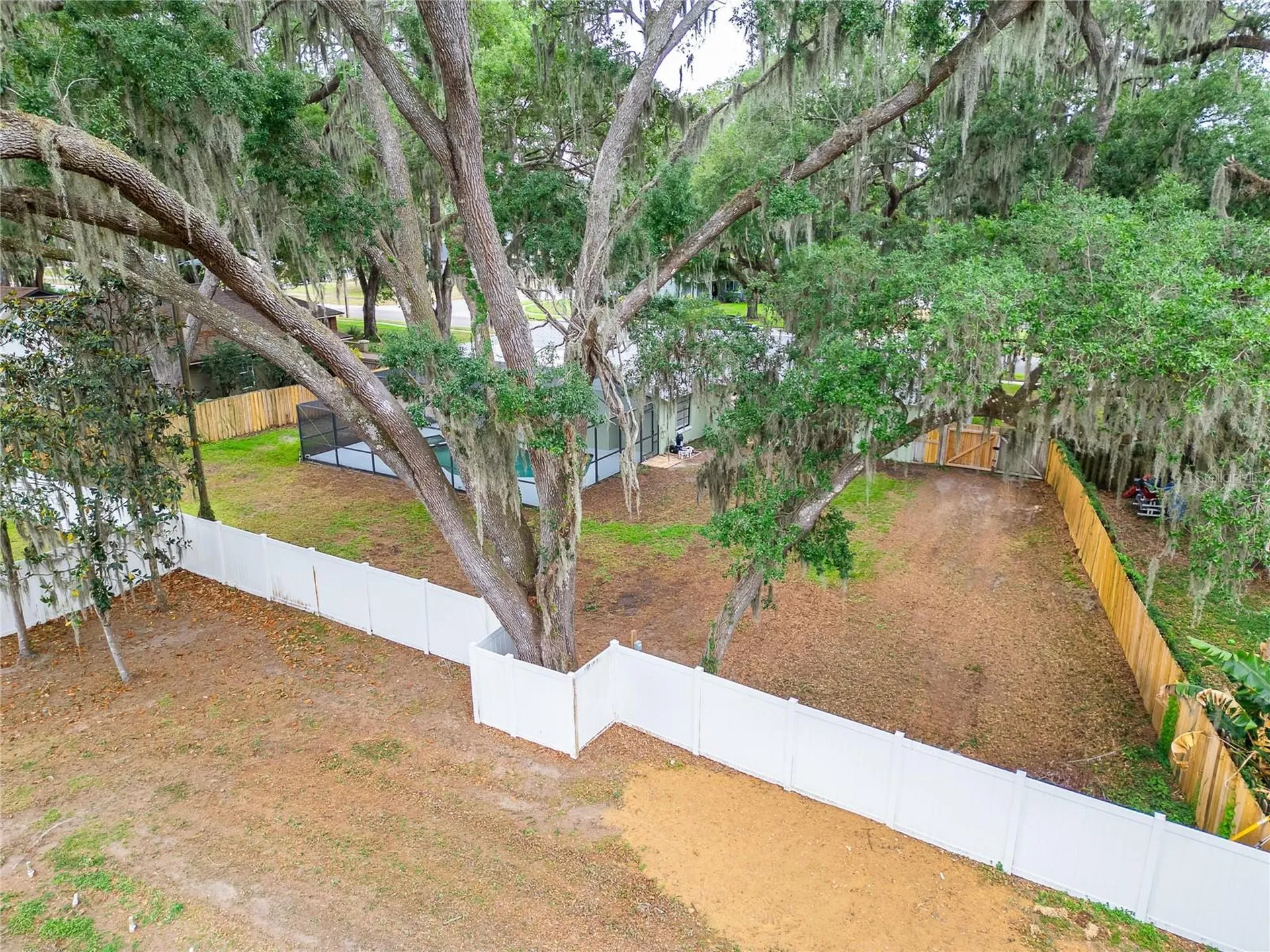 903 Old Darby Street Seffner FL 33584