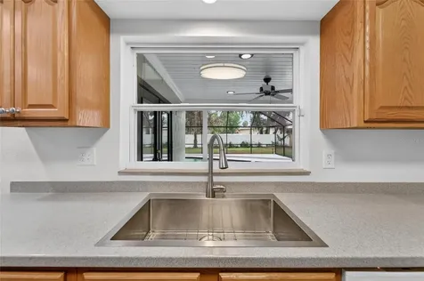 903 Old Darby Street Seffner FL 33584