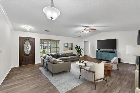 903 Old Darby Street Seffner FL 33584
