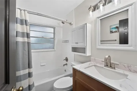 903 Old Darby Street Seffner FL 33584