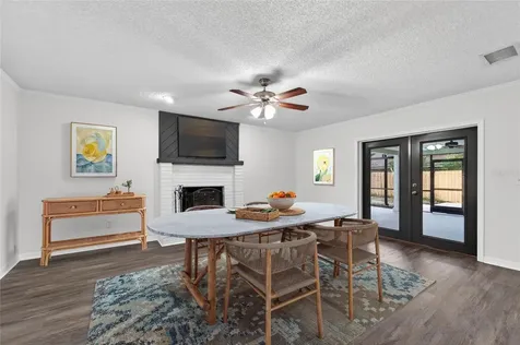 903 Old Darby Street Seffner FL 33584
