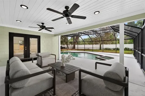 903 Old Darby Street Seffner FL 33584