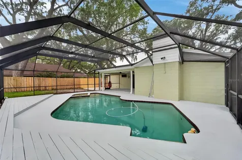 903 Old Darby Street Seffner FL 33584