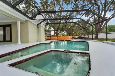 903 Old Darby Street Seffner FL 33584