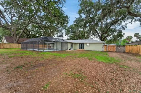 903 Old Darby Street Seffner FL 33584