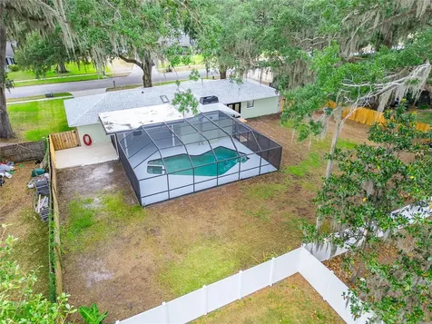 903 Old Darby Street Seffner FL 33584