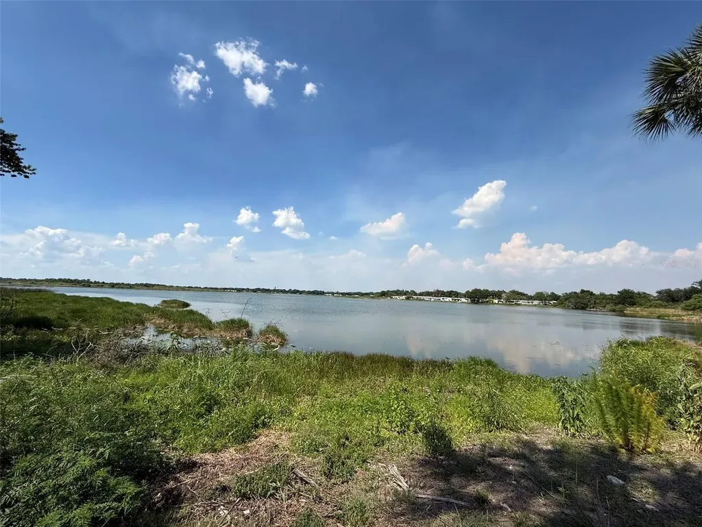 1836 N Crystal Lake Drive Lakeland FL 33801