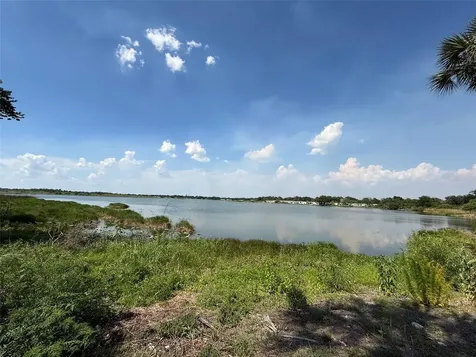 1836 N Crystal Lake Drive Lakeland FL 33801