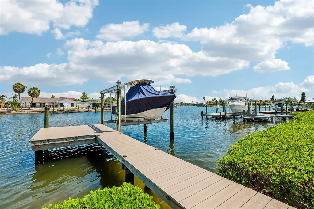 801 Flamingo Drive Apollo Beach FL 33572