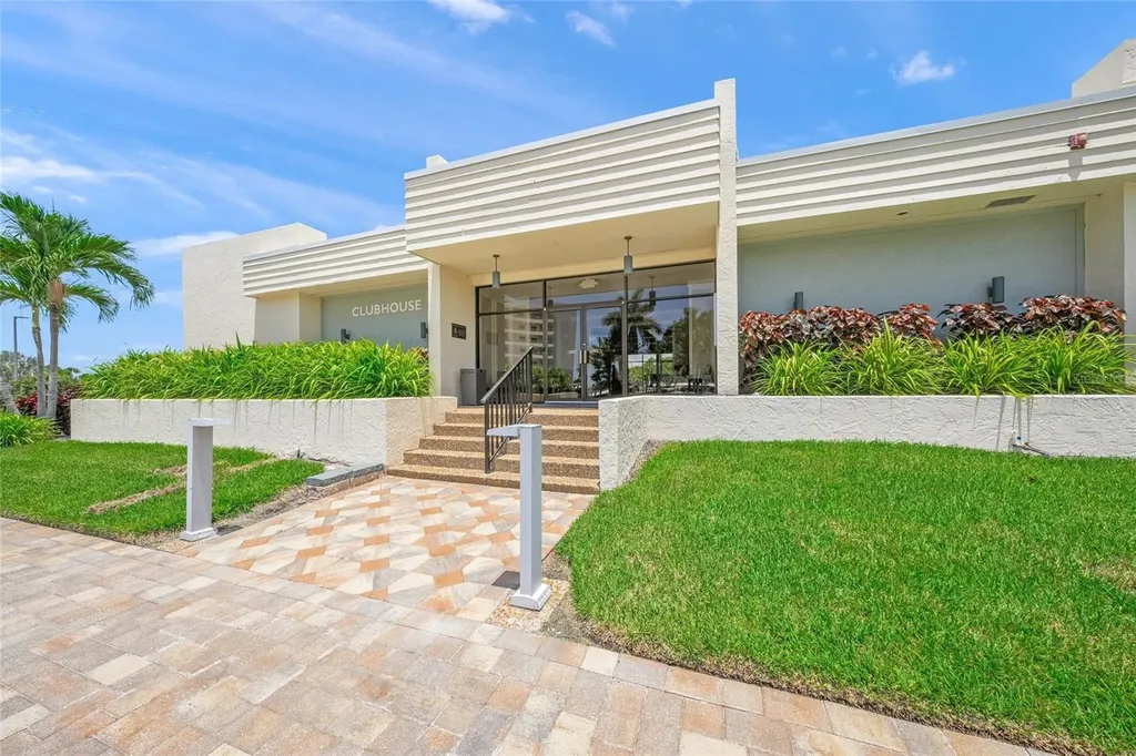 5780 Midnight Pass Road Sarasota FL 34242