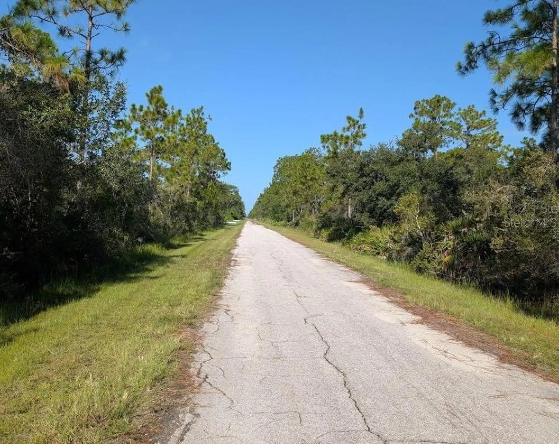 6 El Dorado Drive Indian Lake Estates FL 33855