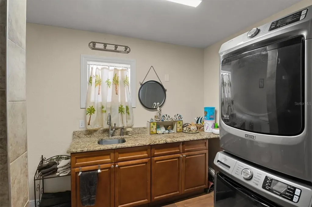 207 S Perry Avenue Fort Meade FL 33841