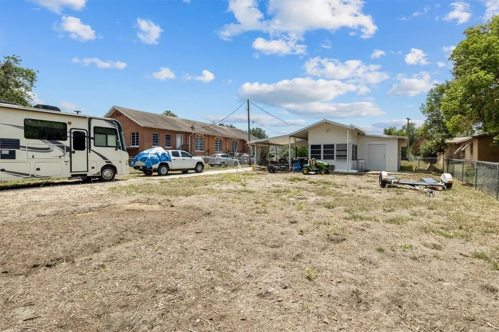 207 S Perry Avenue Fort Meade FL 33841
