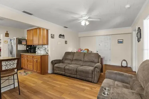 207 S Perry Avenue Fort Meade FL 33841