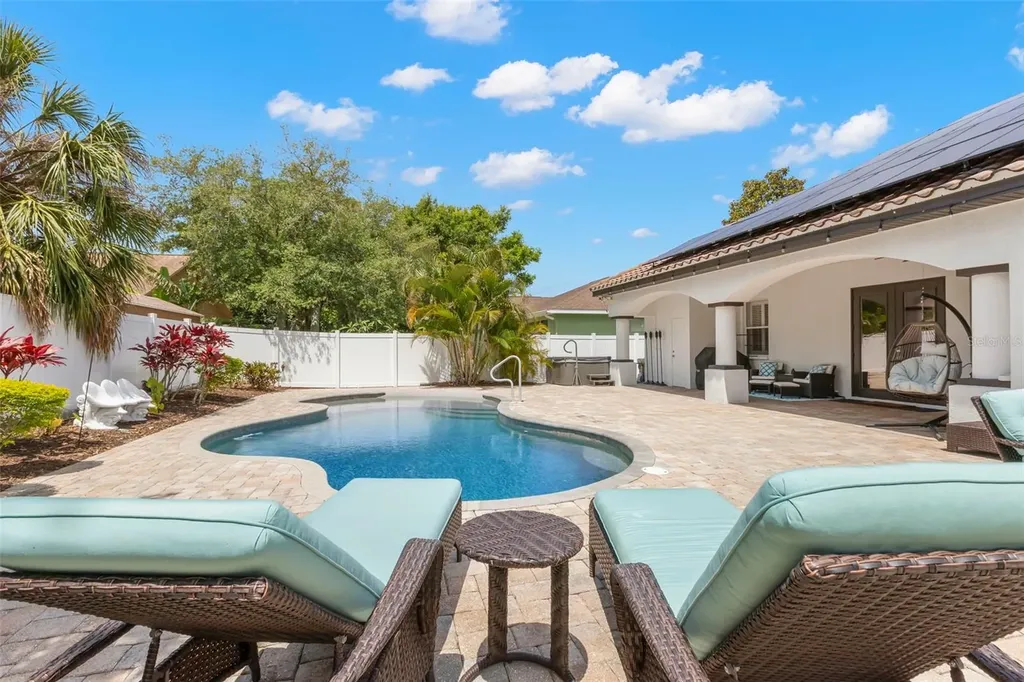 1502 River Court Tarpon Springs FL 34689