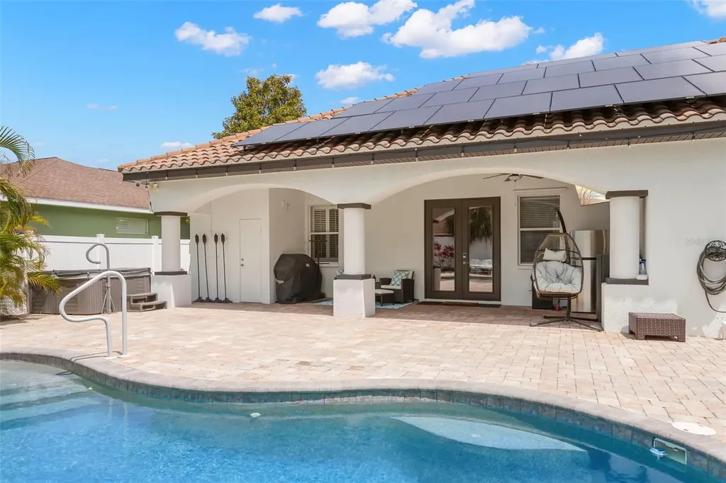 1502 River Court Tarpon Springs FL 34689
