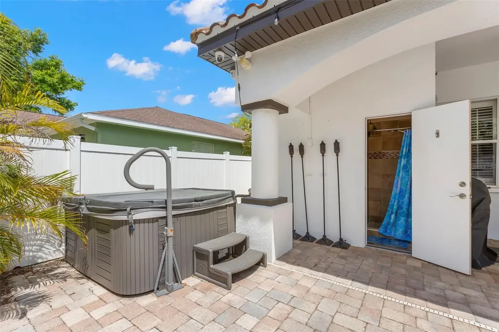 1502 River Court Tarpon Springs FL 34689