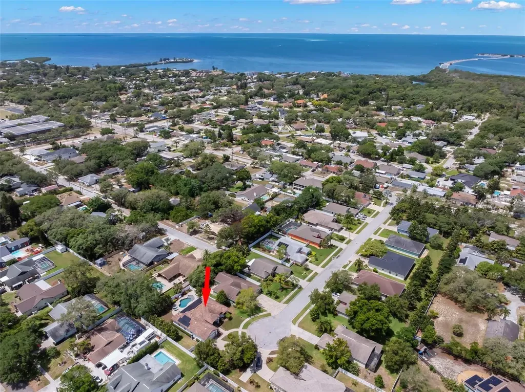 1502 River Court Tarpon Springs FL 34689