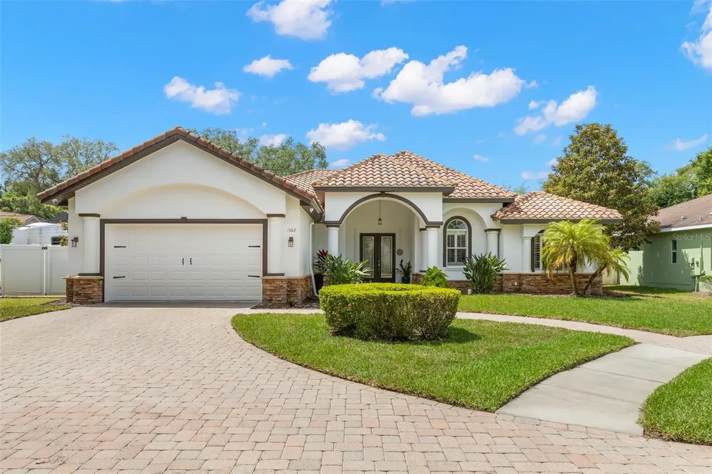 1502 River Court Tarpon Springs FL 34689